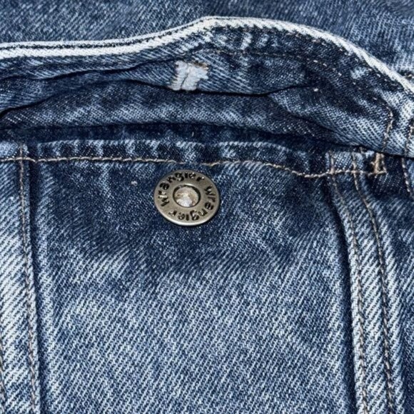 Vintage Wrangler Hero Distressed Cropped Denim Jacket With Raw Hem & Ripped Deta - Picture 6 of 11